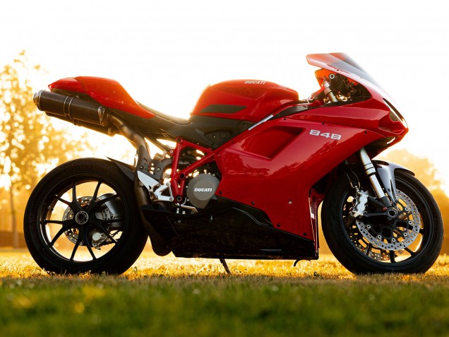 2007-2014 Ducati 848 Motorcycle Fairings - Red Glossy Black Canada