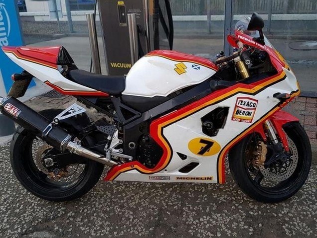 2004-2005 Suzuki GSXR 600 / GSXR 750 Motorcycle Fairings - White Red Yellow Michelin Texaon Heron 7 Canada