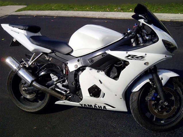 2003-2004 Yamaha YZF R6 Motorcycle Fairings - White Black Decals Canada