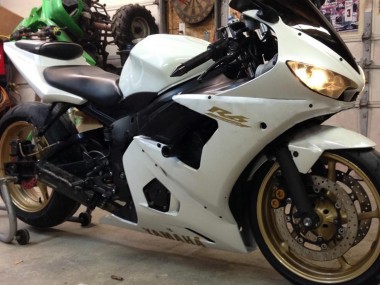 2005 Yamaha YZF 600 R6 Motorcycle Fairings - White Gold Canada